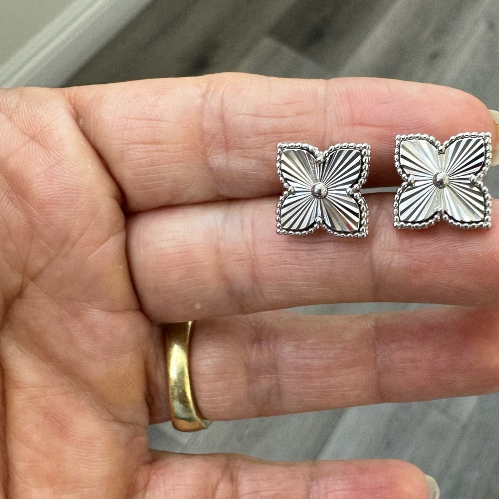 Elegant Silver 925 sterling Floral Earrings